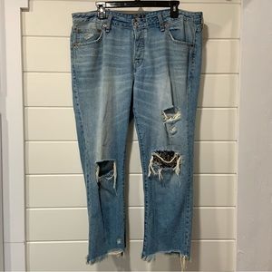 Abercrombie & Fitch Women’s Ames Low Rise Slim Boyfriend Jean